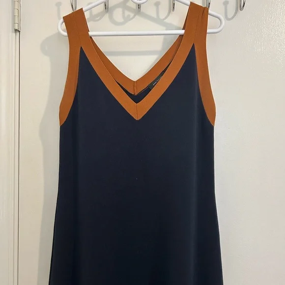 Like new Ann Taylor Navy Maxi Dress with Tan Trim size M - Picture 2 of 8